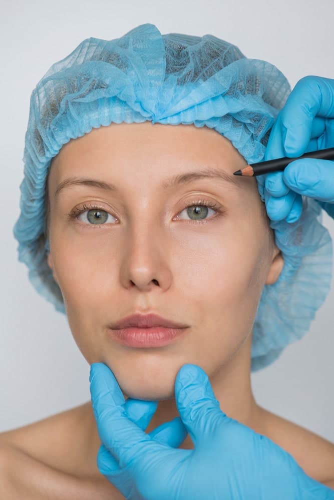 https://essencaclinic.com/wp-content/uploads/2024/12/Eyebrow-Transplant1-min.jpg