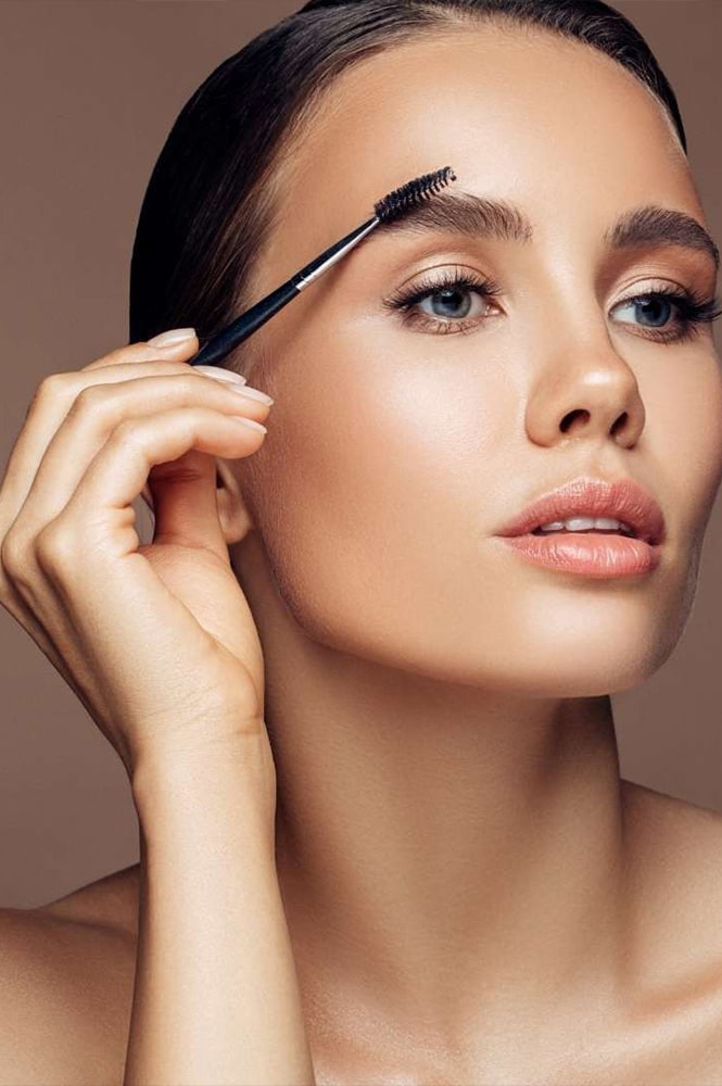 https://essencaclinic.com/wp-content/uploads/2024/12/Eyebrow-Transplant33.jpg