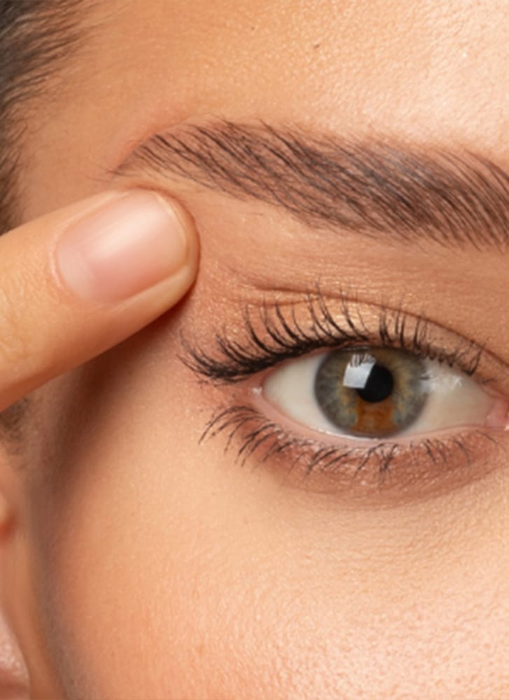 https://essencaclinic.com/wp-content/uploads/2024/12/Eyelid-Surgery.jpg