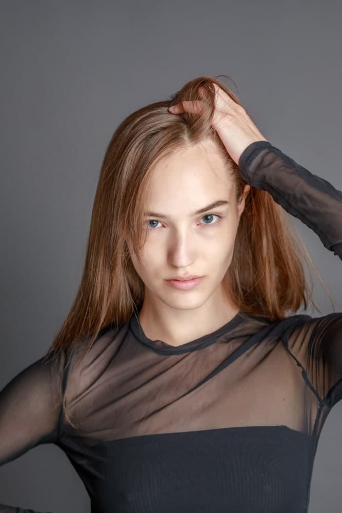 https://essencaclinic.com/wp-content/uploads/2024/12/Women-Hair-Transplant2-min.jpg